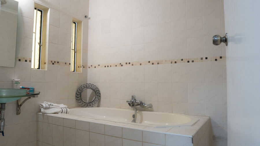  Bedroom Property for Sale in Flamwood North West